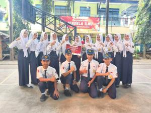 SISWA-SISWI SMPN 2 SUTOJAYAN MENBAWA PRESTASI GEMILANG